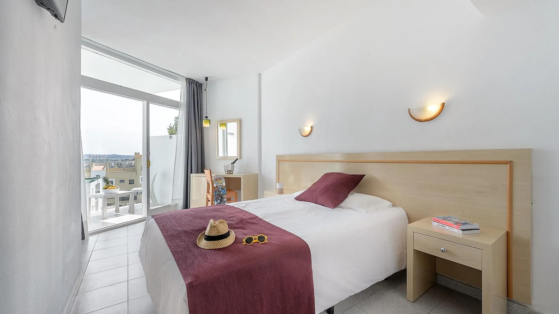 Hotel Vibra Riviera San Antonio  Spain