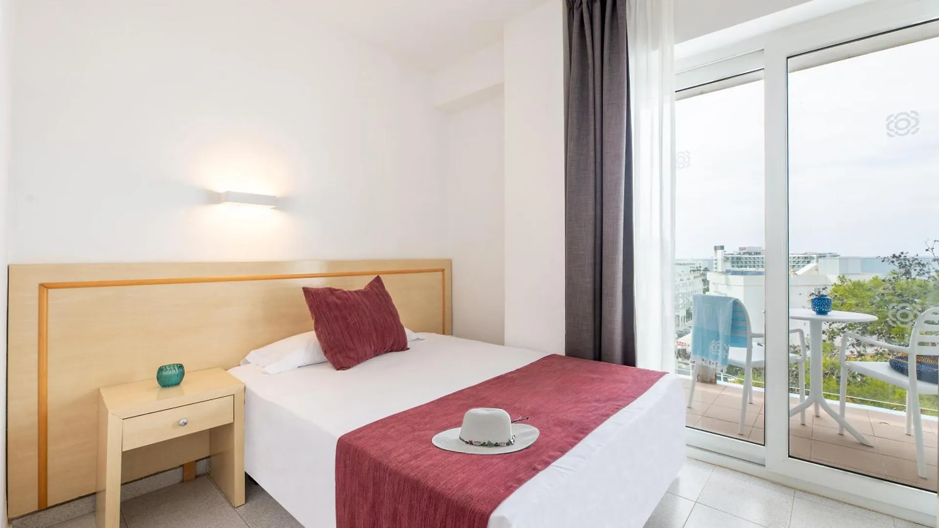 Hotel Vibra Riviera San Antonio  3*, San Antonio (Ibiza) Spain