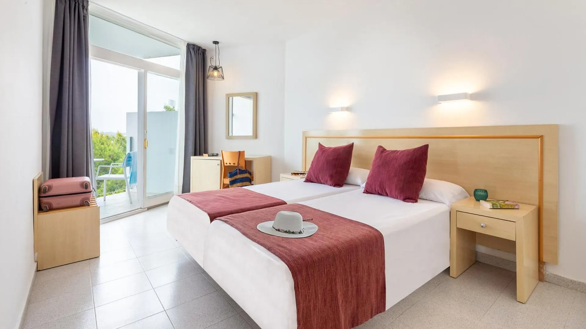 Hotel Vibra Riviera San Antonio  3*, San Antonio (Ibiza) Spain